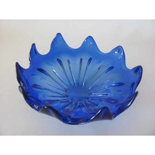 Klassische tschechoslowakische Glasschale mit spitzem Rand, 1960