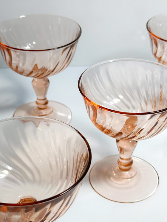 Image 1 of 6 Vintage Champagner Schalen Rosa Luminarc Swirl Gläser Arcoroc Trinkglas Rosalin 80Er France