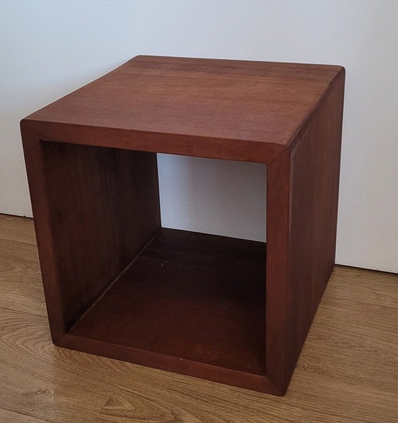 Image 1 of Schöner Würfel aus massivem Teakholz 35 x 35 cm