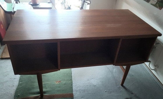 Image 1 of Mid Century Dänischer Teak-Schreibtisch, 1960er Jahre
