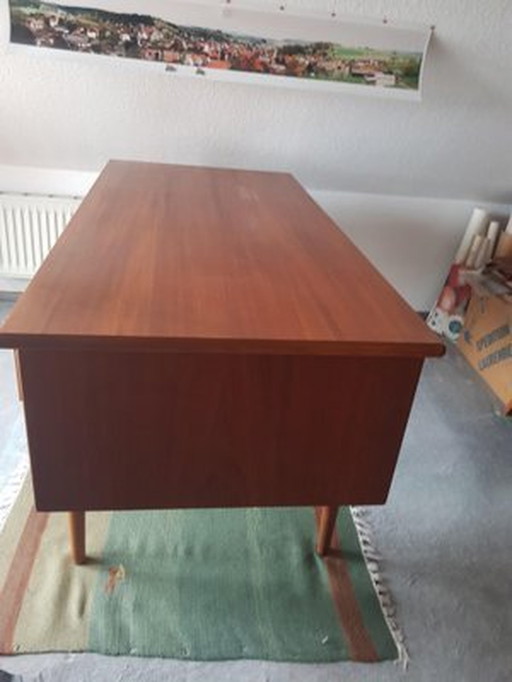 Mid Century Dänischer Teak-Schreibtisch, 1960er Jahre