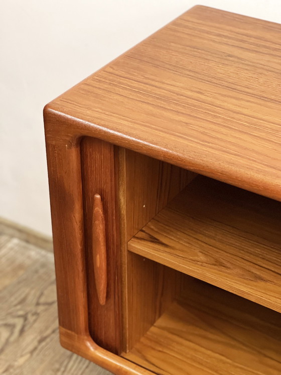 Image 1 of Mid Century Modernes dänisches Teakholz-Sideboard mit Tambour-Türen von Dyrlund, Dänemark