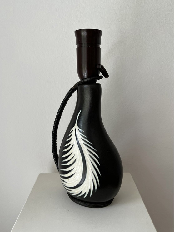 Image 1 of Loholt Dänische Tischlampe Lampfot Keramik, Steingut, Feder Relief, Vintage Handmade 1960S