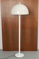 Weiße Stehlampe