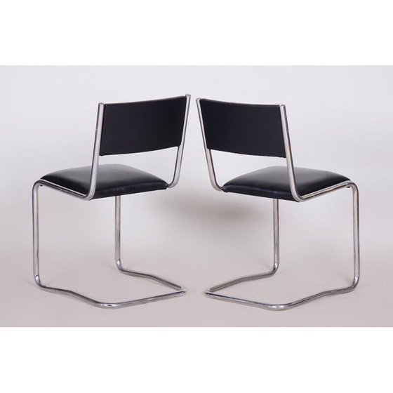 Image 1 of Zwei Bauhaus-Stühle aus schwarzem Leder, 1930er Jahre