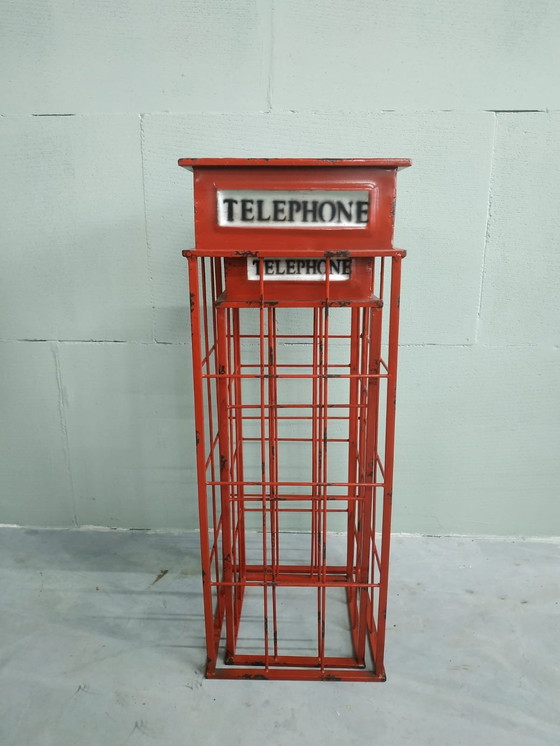 Image 1 of Retro English Phonebooth Beistelltische Pflanztische