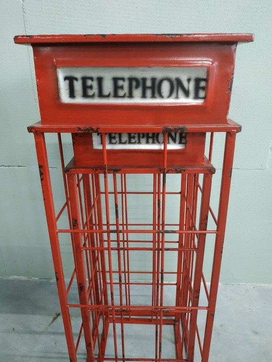 Image 1 of Retro English Phonebooth Beistelltische Pflanztische