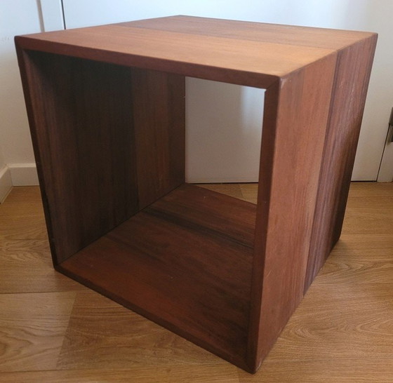 Image 1 of Schöner Würfel aus massivem Teakholz 50 x 50 cm