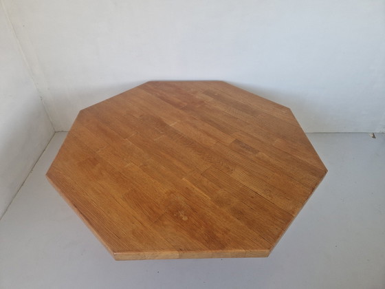 Image 1 of Brutalistischer Japandi Achteckiger Tisch aus massiver Eiche
