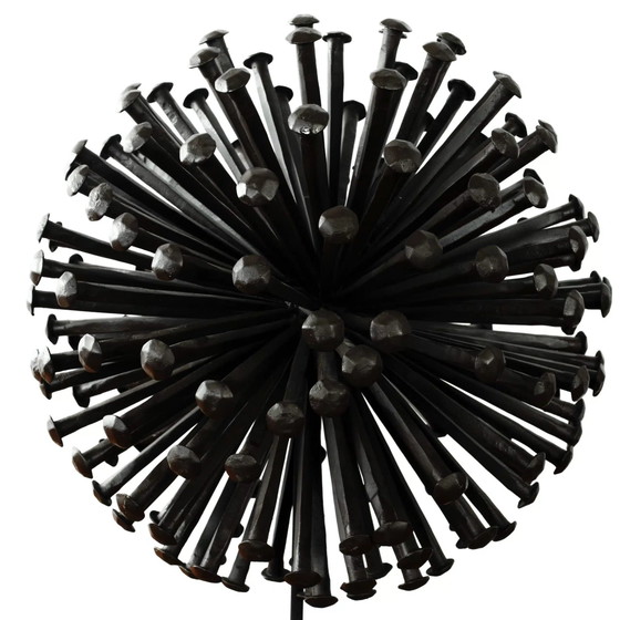 Image 1 of Eisen Nagelskulptur