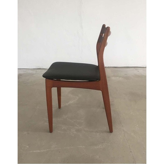 Image 1 of Satz von 4 vintage Teakholz Esszimmerstühlen neu gepolstert in schwarzem Kunstleder Dänisch 1960er