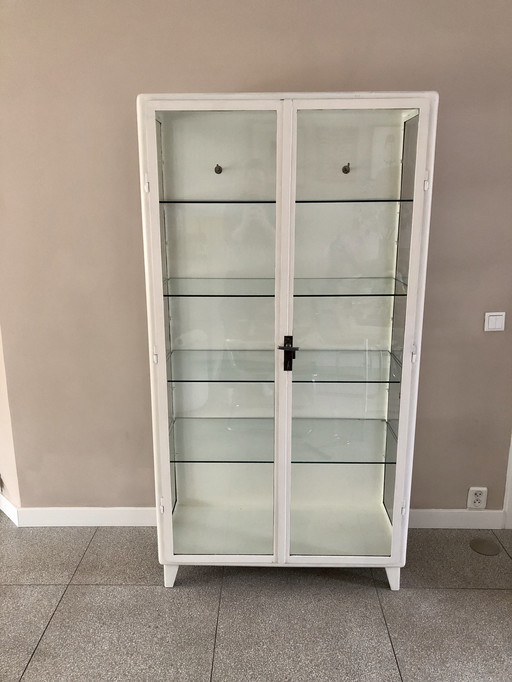 Vintage-Apothekerschrank