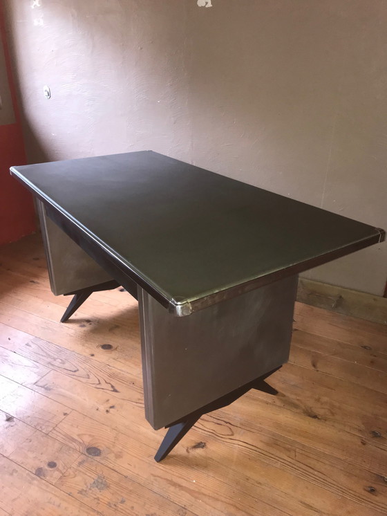 Image 1 of Metallischer Schreibtisch 1950