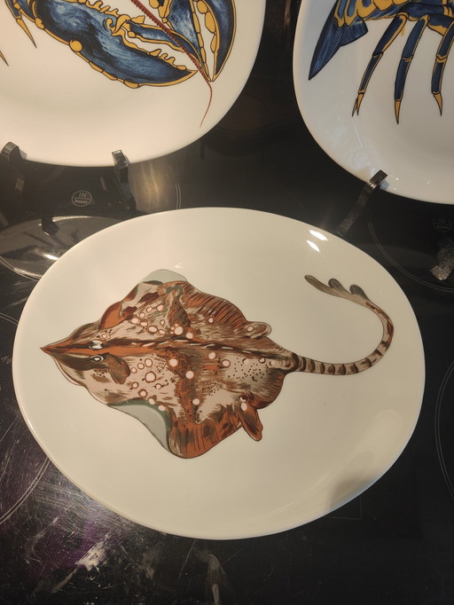 Pillivuyt France Dekor Grand Feu Blauer Hummer (2) und Raie (1)