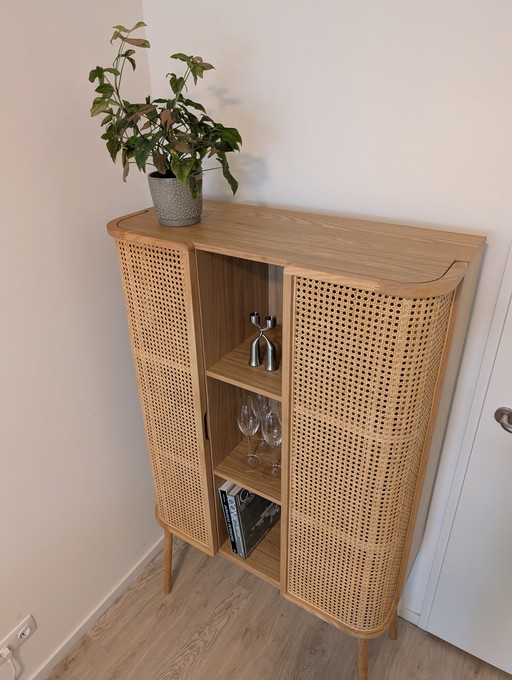 Rattan-Wandschrank aus Holz