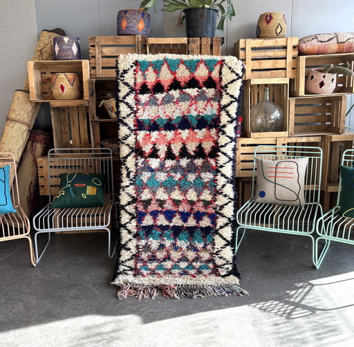 Traditioneller marokkanischer Azilal-Berber-Teppich