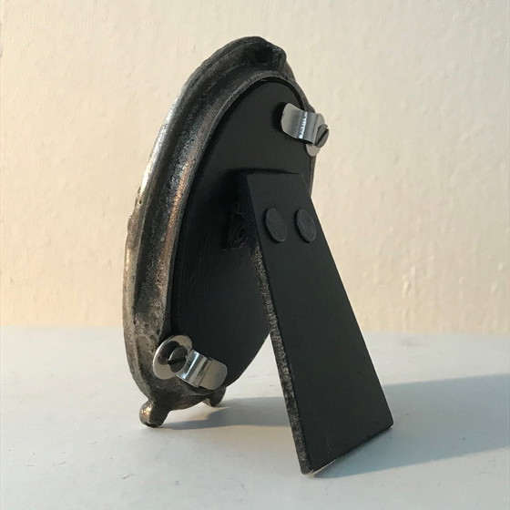 Image 1 of Ovaler versilberter Standfotorahmen