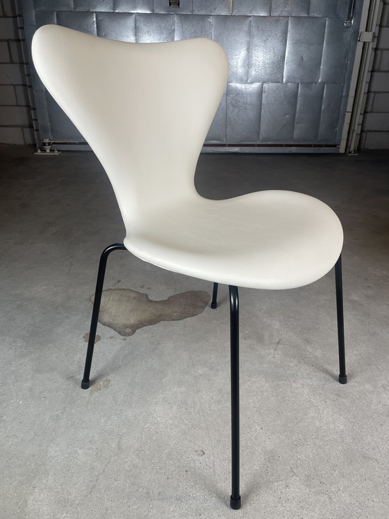 Image 1 of 4x Fritz Hansen Serie 7 Stuhl von Arne Jacobsen (weiß)