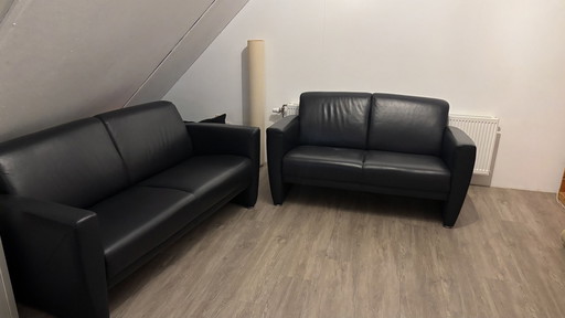 Montel 2 und 2,5 Sitzer Sofa Dunkelblau Leder