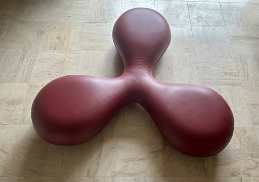 Burgunderfarbener Lederhocker "Link" von Lowie Vermeersch für Durlet