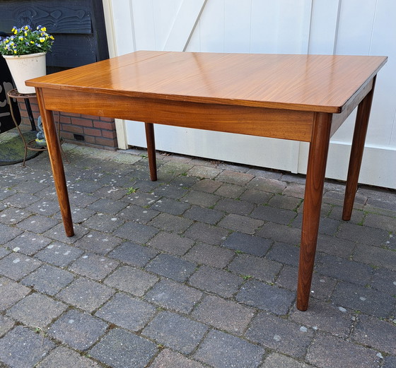 Image 1 of Vintage-Designer-Esstisch aus Teakholz