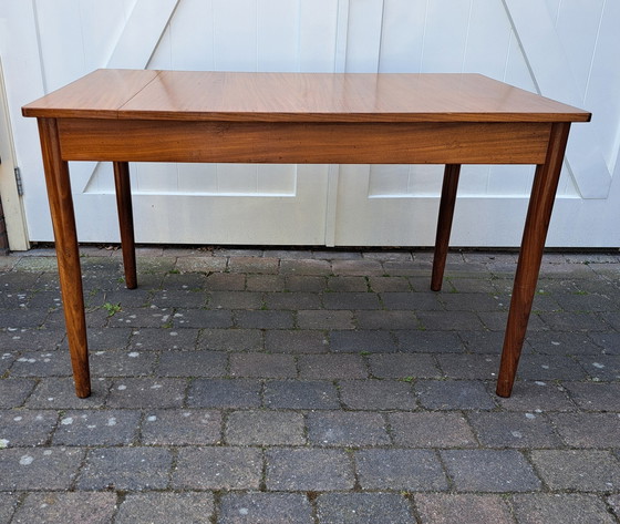 Image 1 of Vintage-Designer-Esstisch aus Teakholz