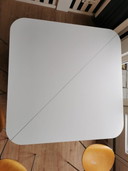 Weißer postmoderner Design-Tisch