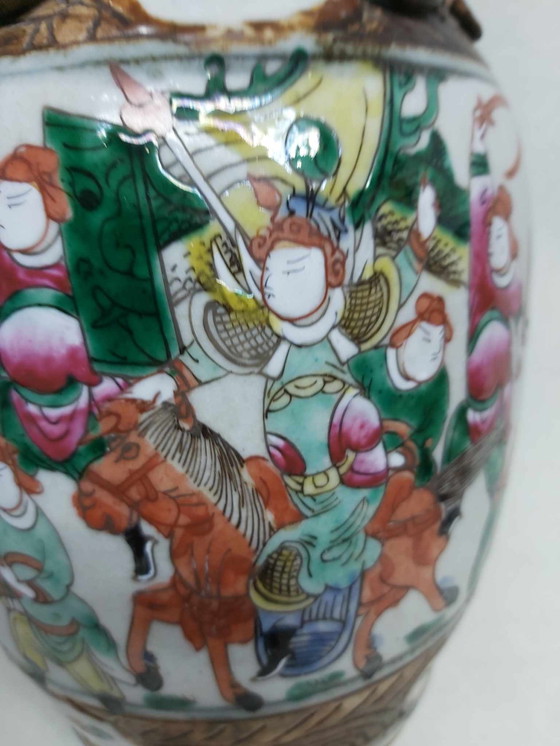 Image 1 of Antike chinesische Vase aus Nanking, handbemalt mit Kriegern 19.