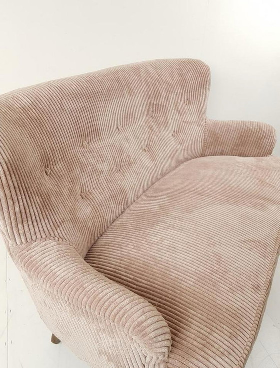 Image 1 of Vintage Artifort Theo Ruth Sofa neu gepolstert rosa Rippe