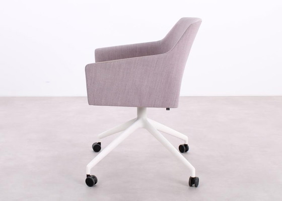 Image 1 of Arco Sketch Stuhl hellviolett