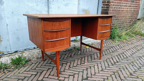 Image 1 of Vintage dänischer Schreibtisch