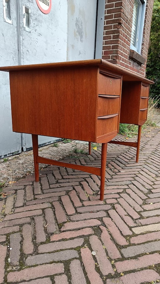 Image 1 of Vintage dänischer Schreibtisch