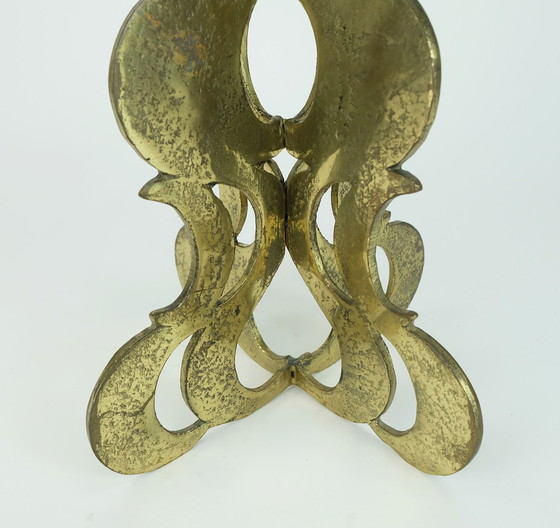 Image 1 of Dekorativer 1960Er 70Er Jahre Mid Century Brutalist Messing Kerzenleuchter Für Eine Große Kerze