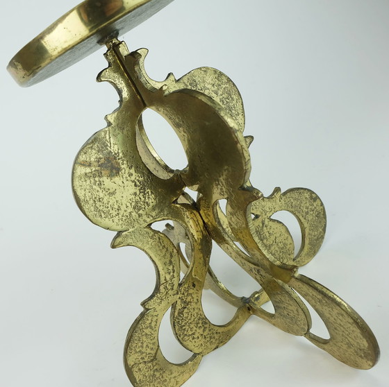 Image 1 of Dekorativer 1960Er 70Er Jahre Mid Century Brutalist Messing Kerzenleuchter Für Eine Große Kerze