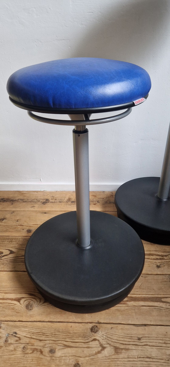 Image 1 of 2x Haworth Comforto Sitz-Stehstuhl ergonomische Hocker
