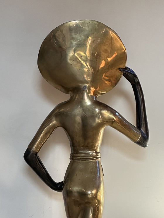 Image 1 of Elegante Bronzeskulptur im Art-Deco-Stil