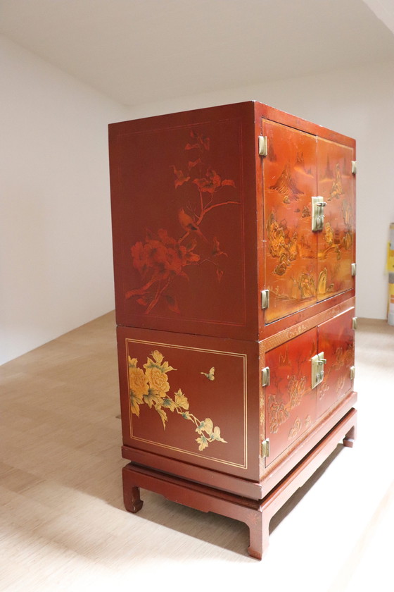 Image 1 of Vintage handbemalter japanischer Schrank