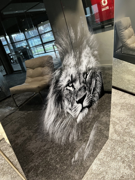 Image 1 of Wanddekoration „Der König der Tiere“.