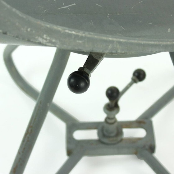 Image 1 of Vintage Straßenbahnstühle aus Fiberglas und grauem Metall von Miroslav Navratil 1960