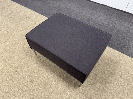 Image 1 of Design Auf Lager Bloq Fußhocker aus braunem Stoff