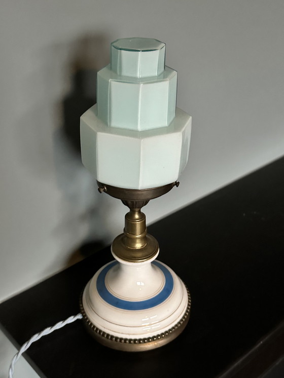 Image 1 of 2X Art Deco Stil Tischlampe mit Glas-Wolkenkratzer Lampenschirm