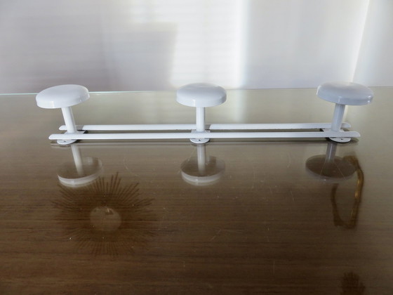 Image 1 of Wandgarderobe aus weiß lackiertem Metall