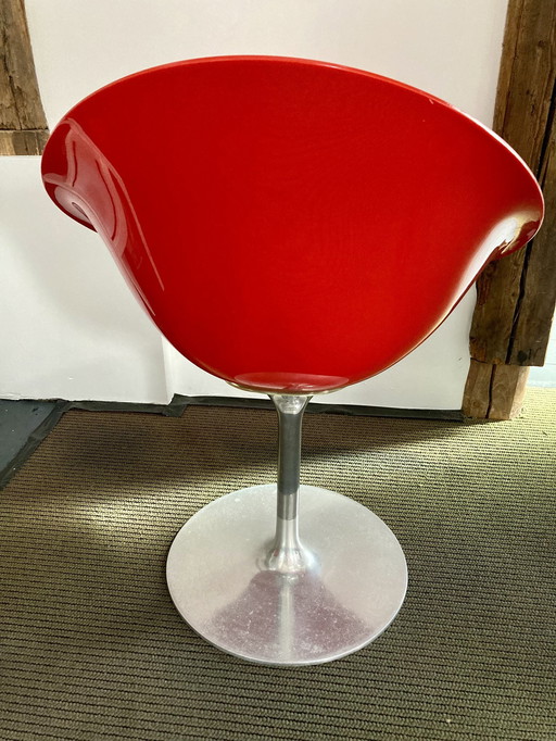 Drehstuhl Bucket Chair von Kartell mit Aluminiumfuß