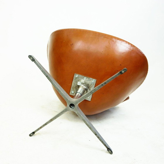 Image 1 of Brauner Schwanensessel aus Leder von Arne Jacobsen für Fritz Hansen 1958er