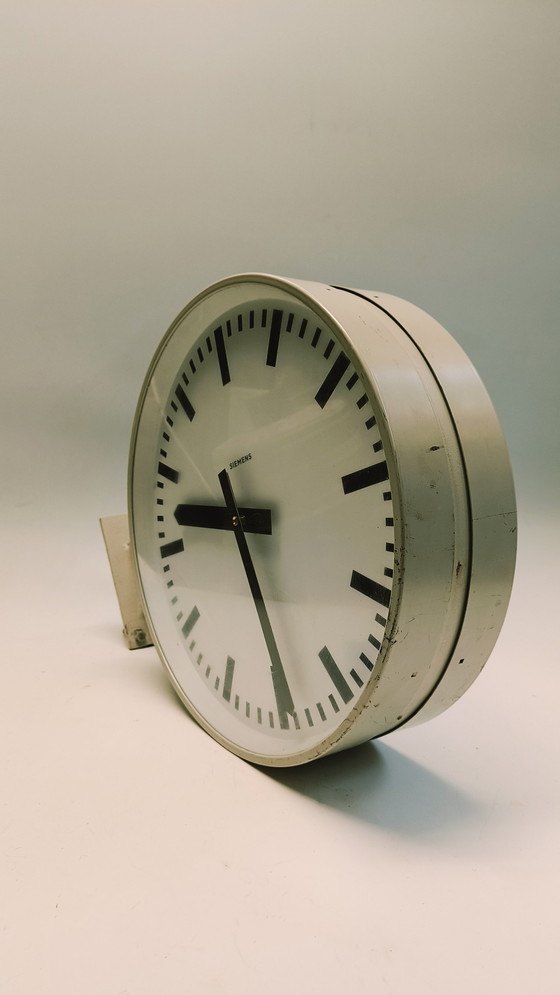 Image 1 of Siemens Doppelseitige Industrie Bahnhofsuhr Schuluhr