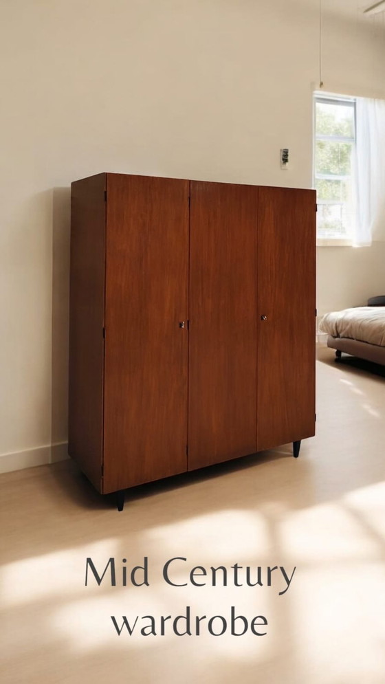 Image 1 of Mid Century Kleiderschrank