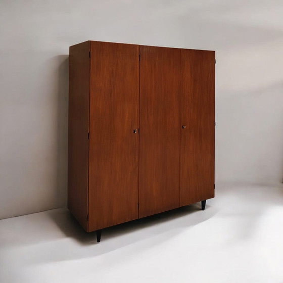 Image 1 of Mid Century Kleiderschrank