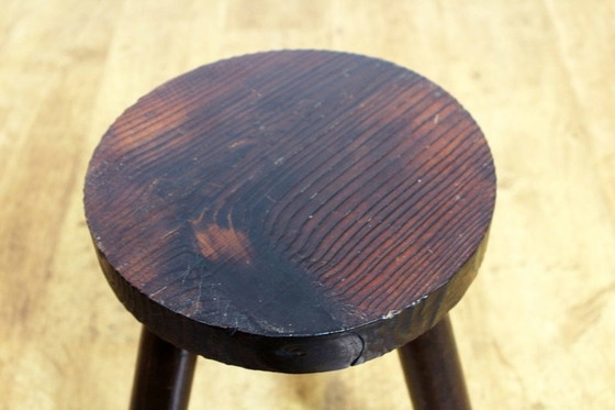 Image 1 of Alter Hocker aus massivem Buchenholz