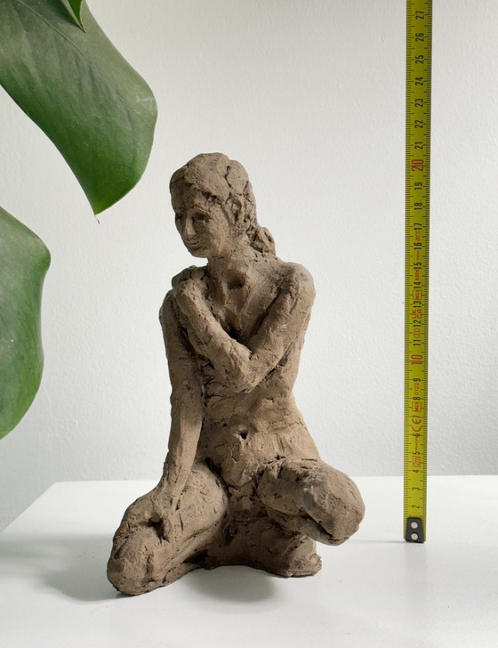 Image 1 of Yolande Ide - Terrakotta-Skulptur einer nackten Frau