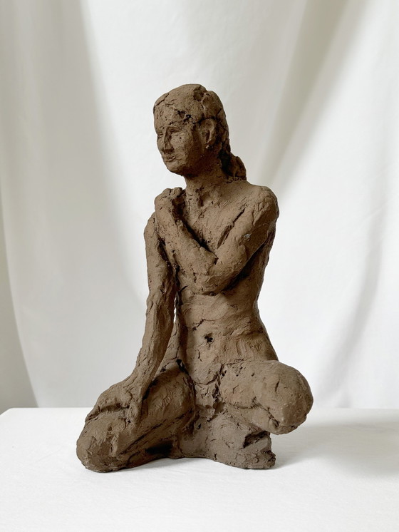 Image 1 of Yolande Ide - Terrakotta-Skulptur einer nackten Frau